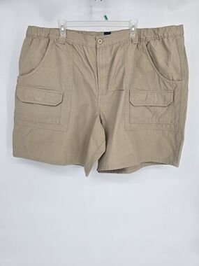 Basic Editions Men's Cargo Shorts in Khaki
